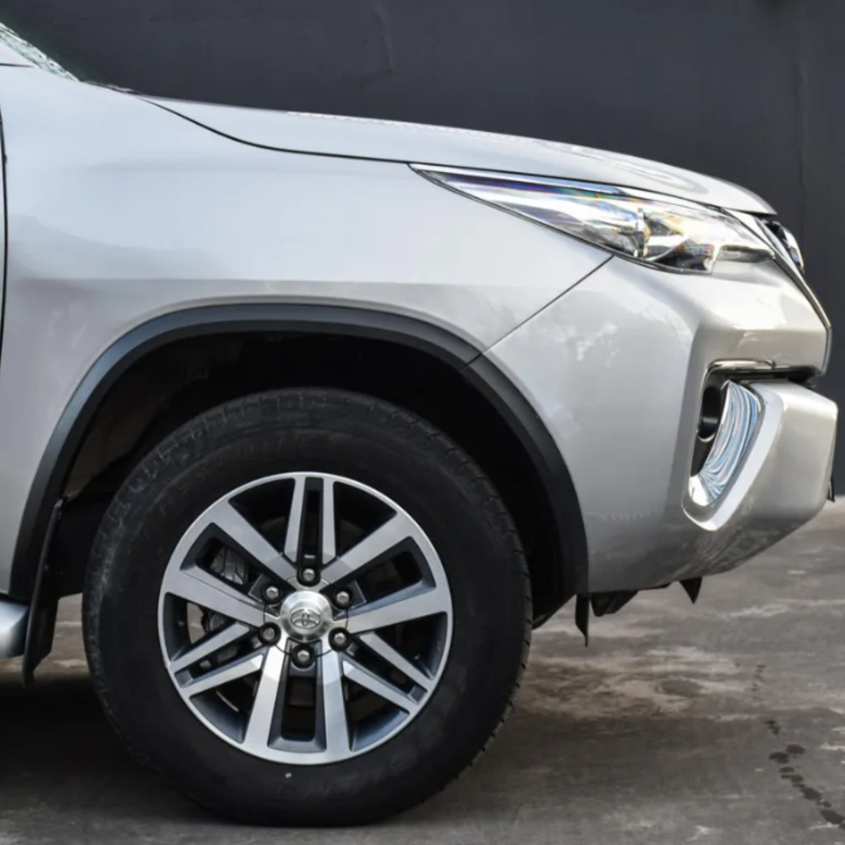 Centro De Llanta Para Toyota Hilux Srx Sw4 2016-2020