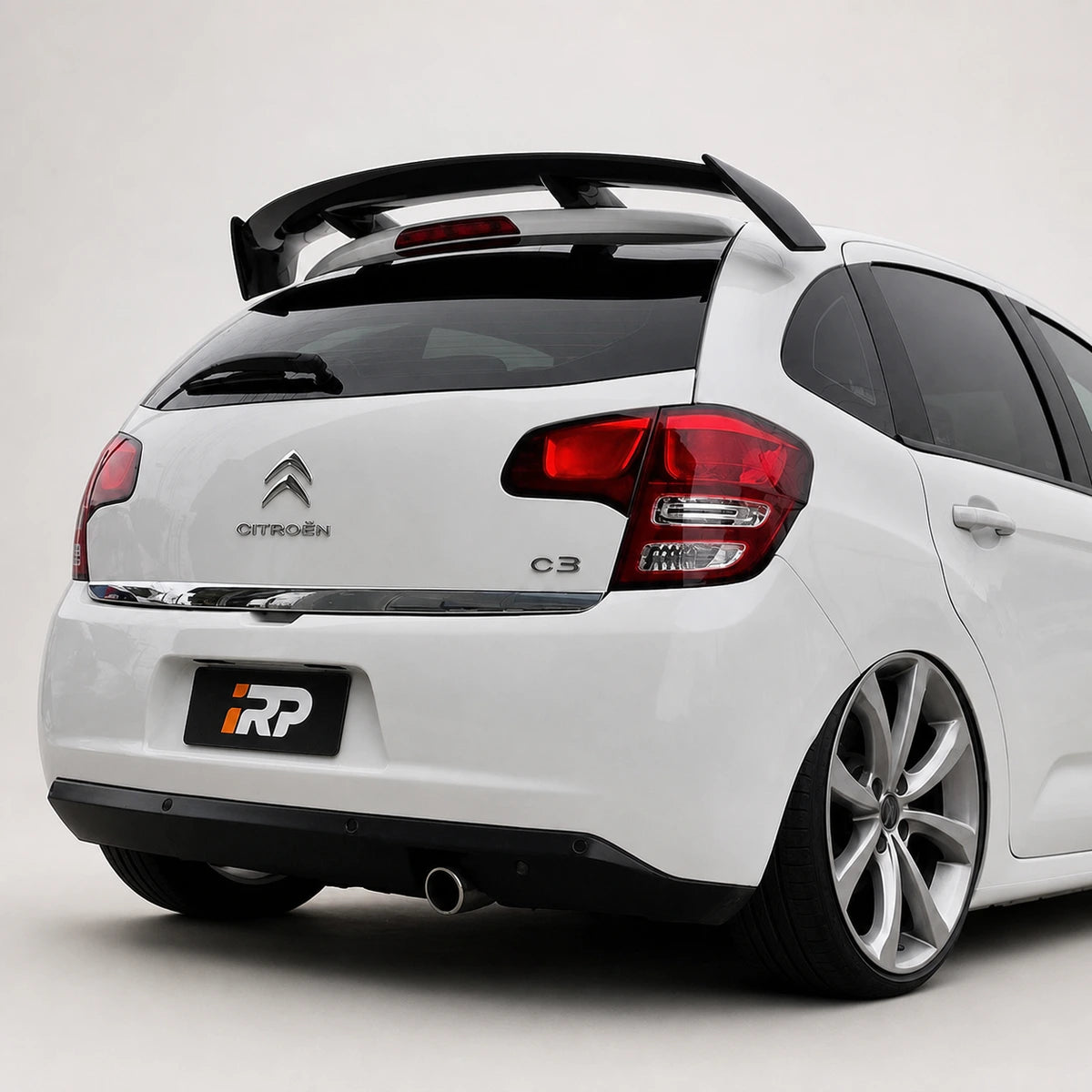 Alerón Universal RS para Hatchbacks y SUVs. [irp-catalog:aler067-gallery-1-c.webp:fb414c5961701292]