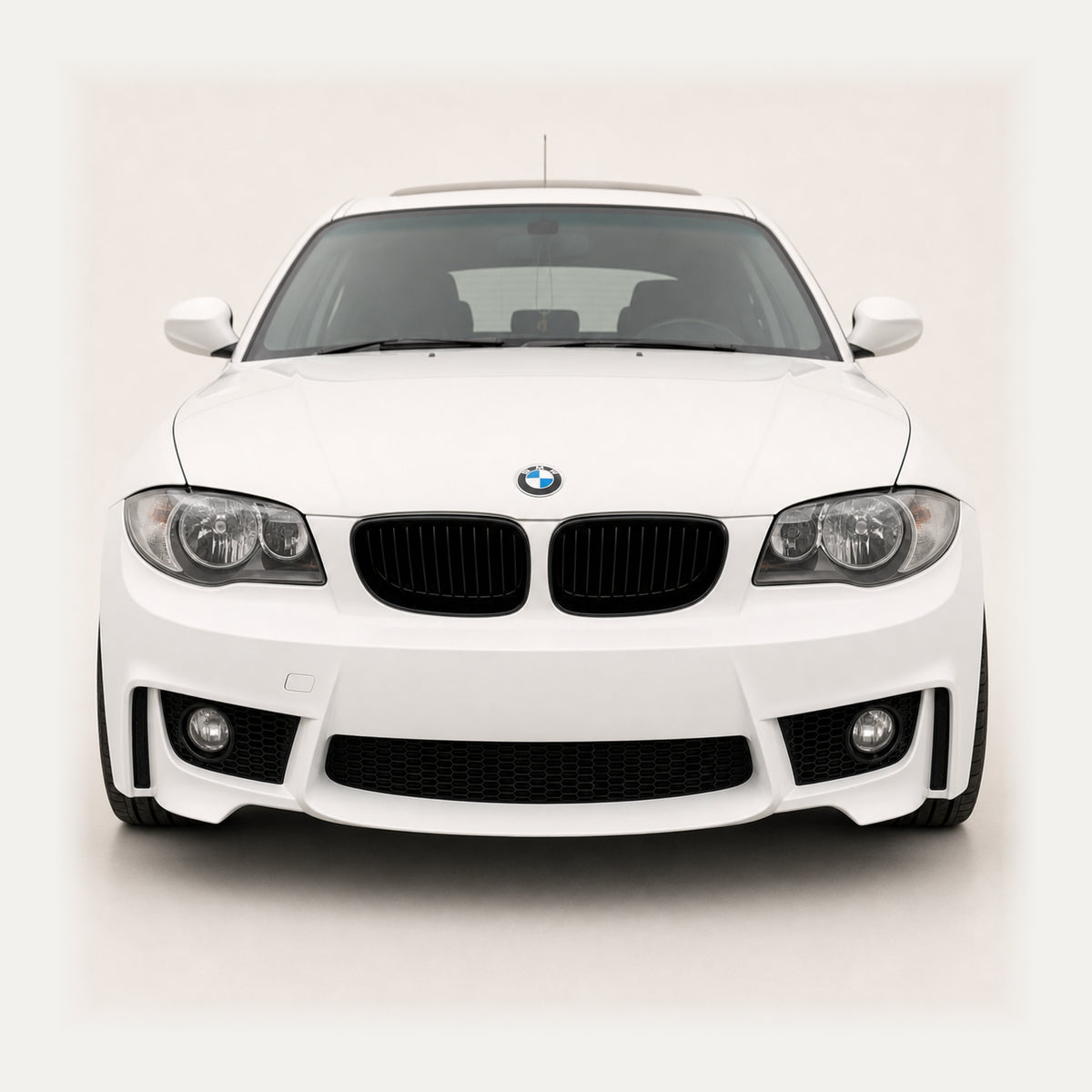 Paragolpe Estilo M1 para Bmw Serie 1 E82 E87. [IRP-CATALOG:BUMP008-GALLERY-4-C.webp:e78558595b85012b]