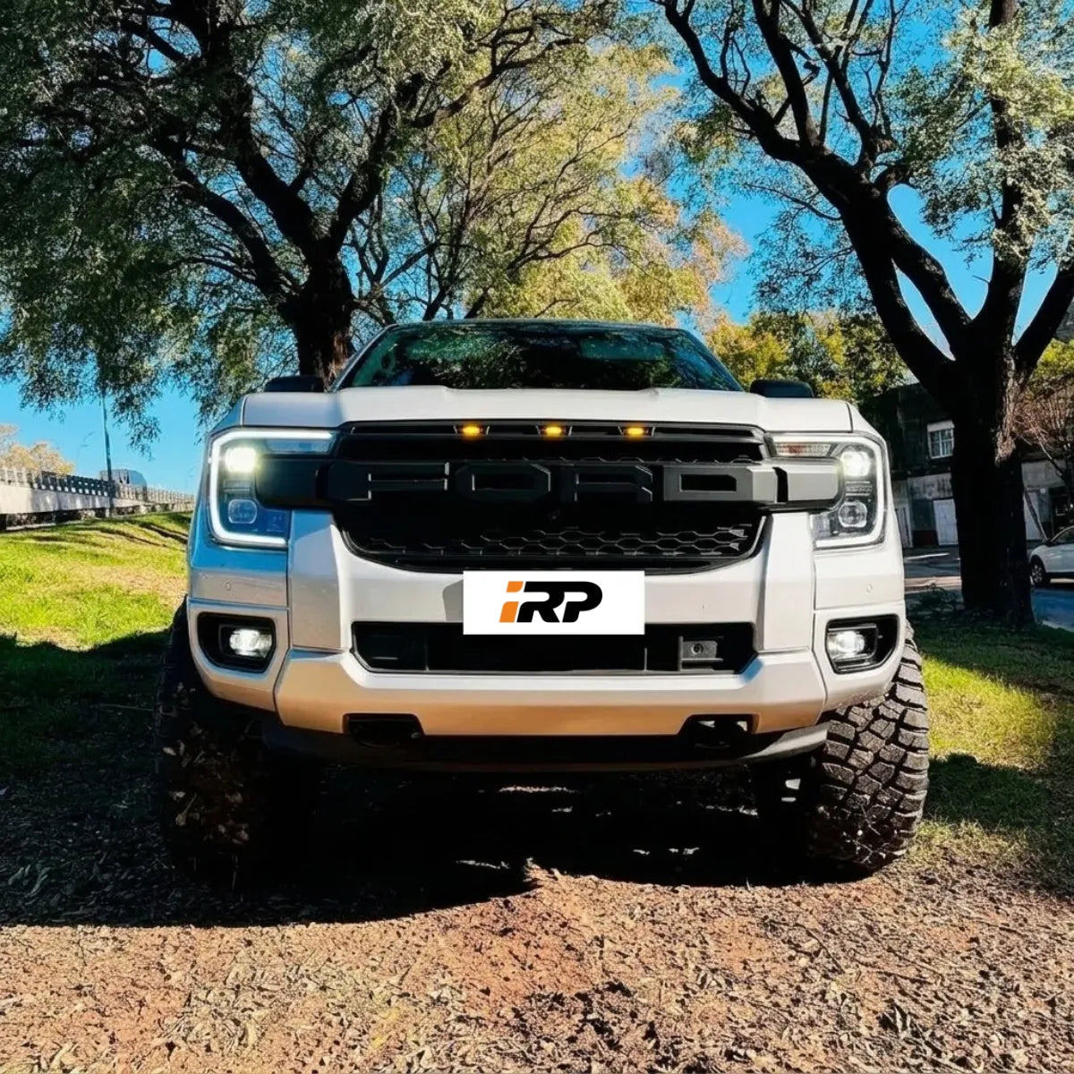 Parrilla Tipo Raptor para Ford Ranger T9 XLT 23-25 Con Led