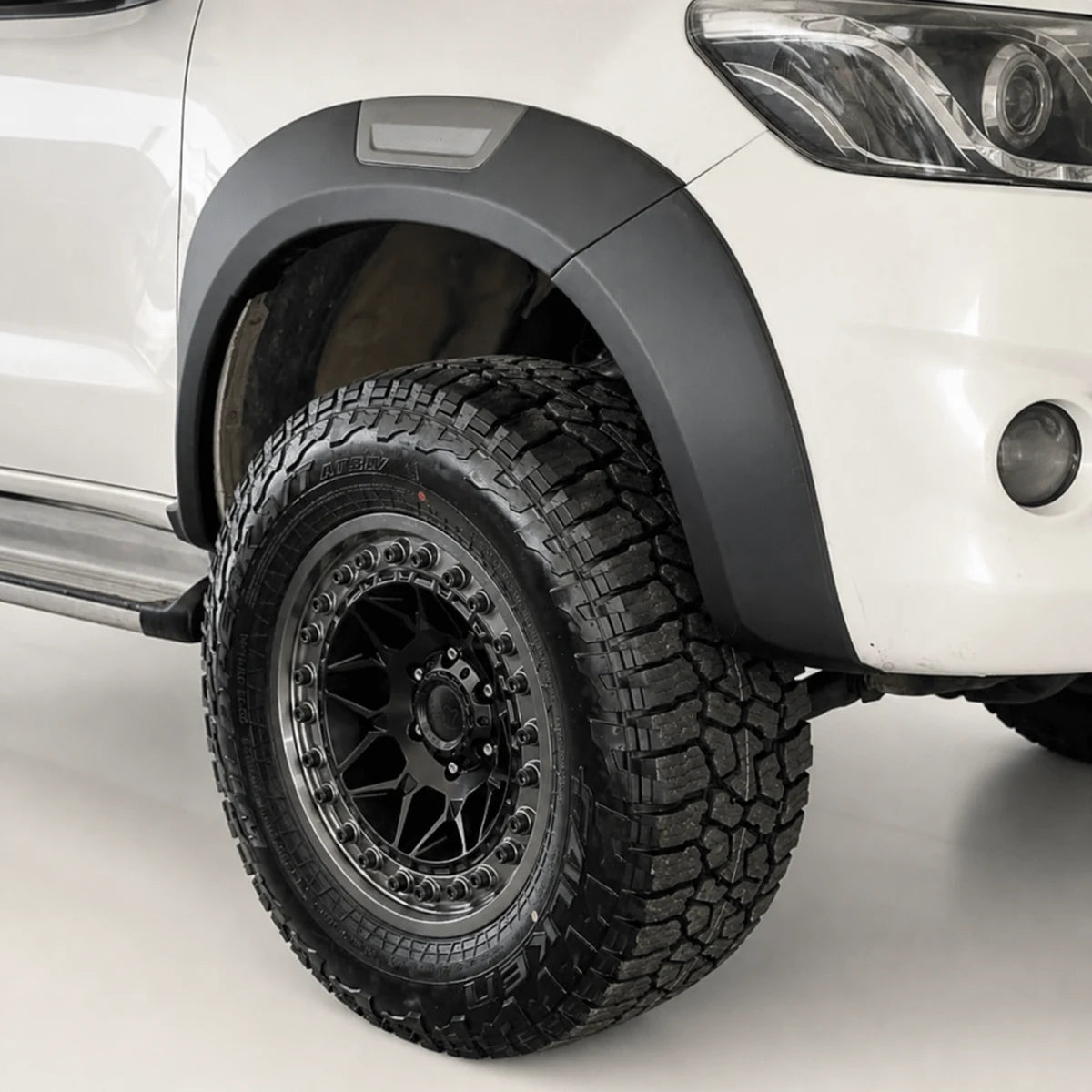 Ensanches Fenders X 4 para Toyota Hilux 2015-2022. [irp-catalog:fend004-gallery-2-c.webp:674e0c5e0b015e23]