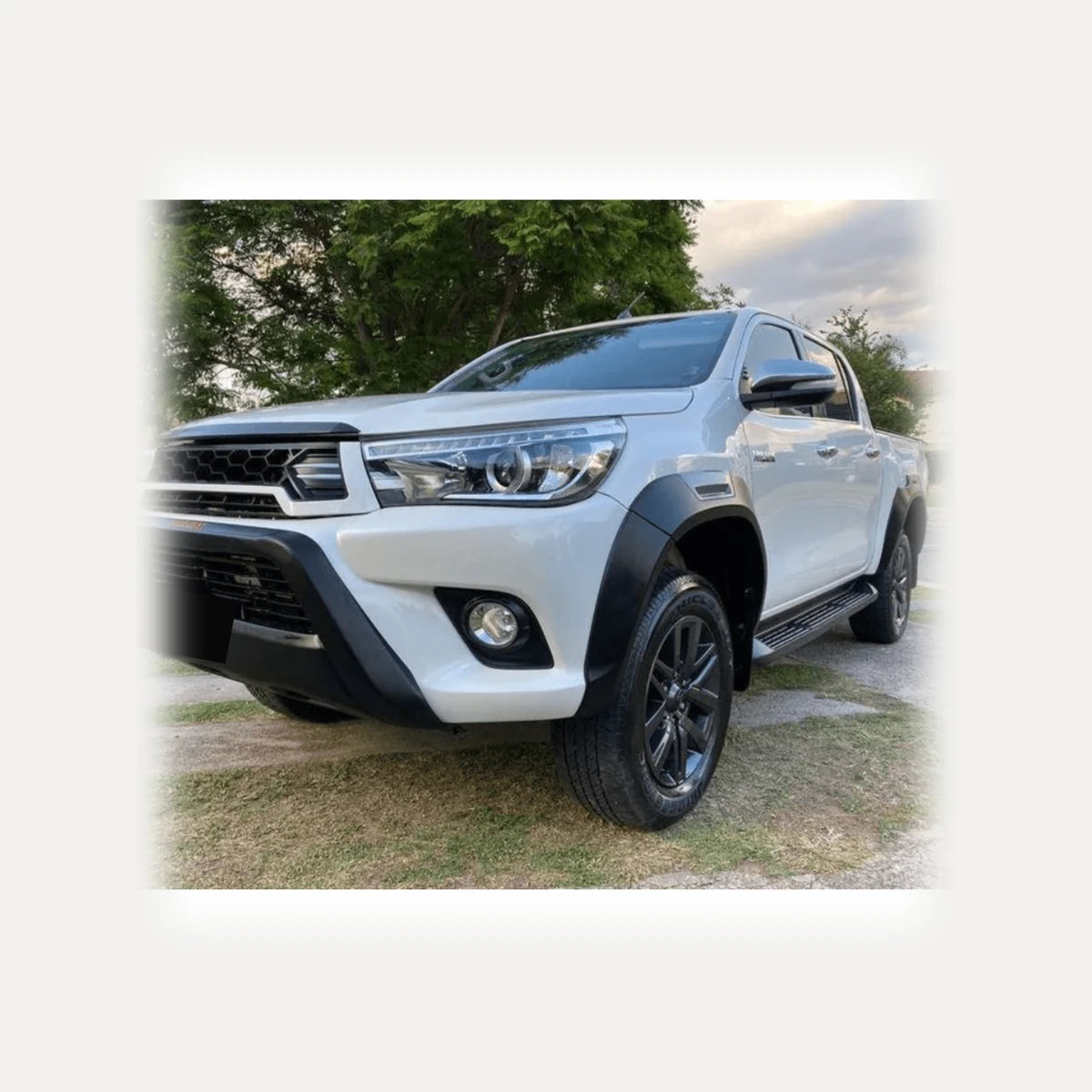 Ensanches Fenders X 4 para Toyota Hilux 2015-2022. [IRP-CATALOG:FEND004-GALLERY-3-C.webp:ab861139f83d5cd1]