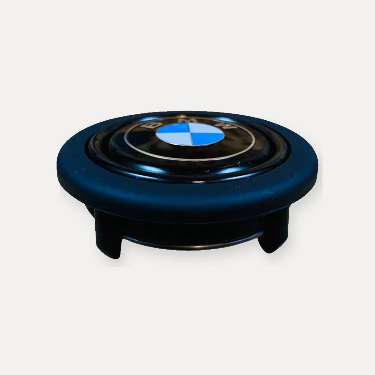 Pulsador de Bocina logo BMW para Volante Deportivo tipo Nardi Omp Momo Gp Race. [IRP-CATALOG:HORN001-BM-GALLERY-2-C.webp:e26505547d0b3aaa]