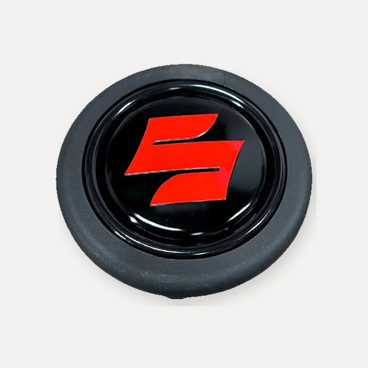 Pulsador de Bocina logo Suzuki para Volante Deportivo tipo Nardi Omp Momo Gp Race. [IRP-CATALOG:HORN001-SUZ-GALLERY-2-C.webp:5250ca18f6c06c02]