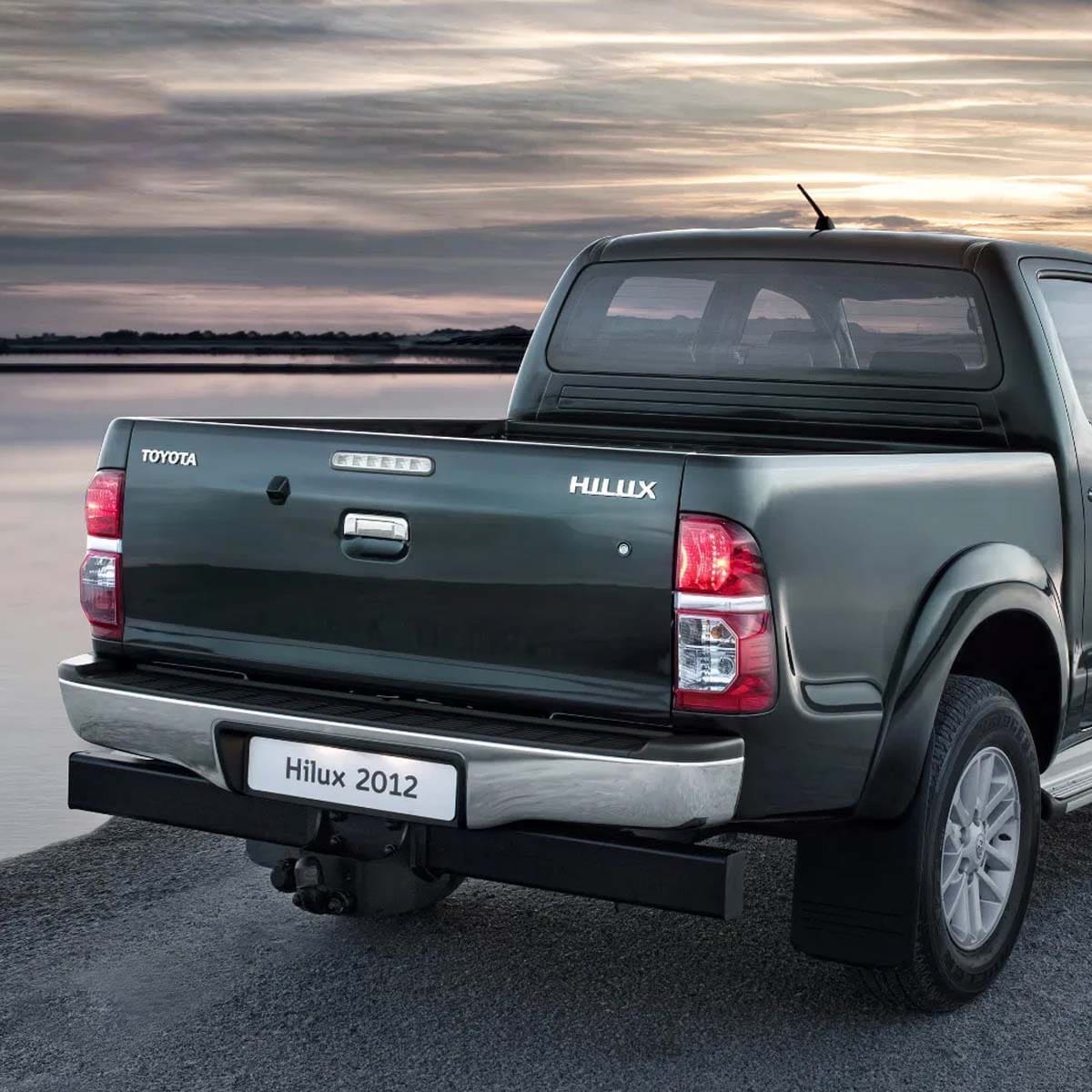 Emblema Toyota Hilux 19x3.3cm