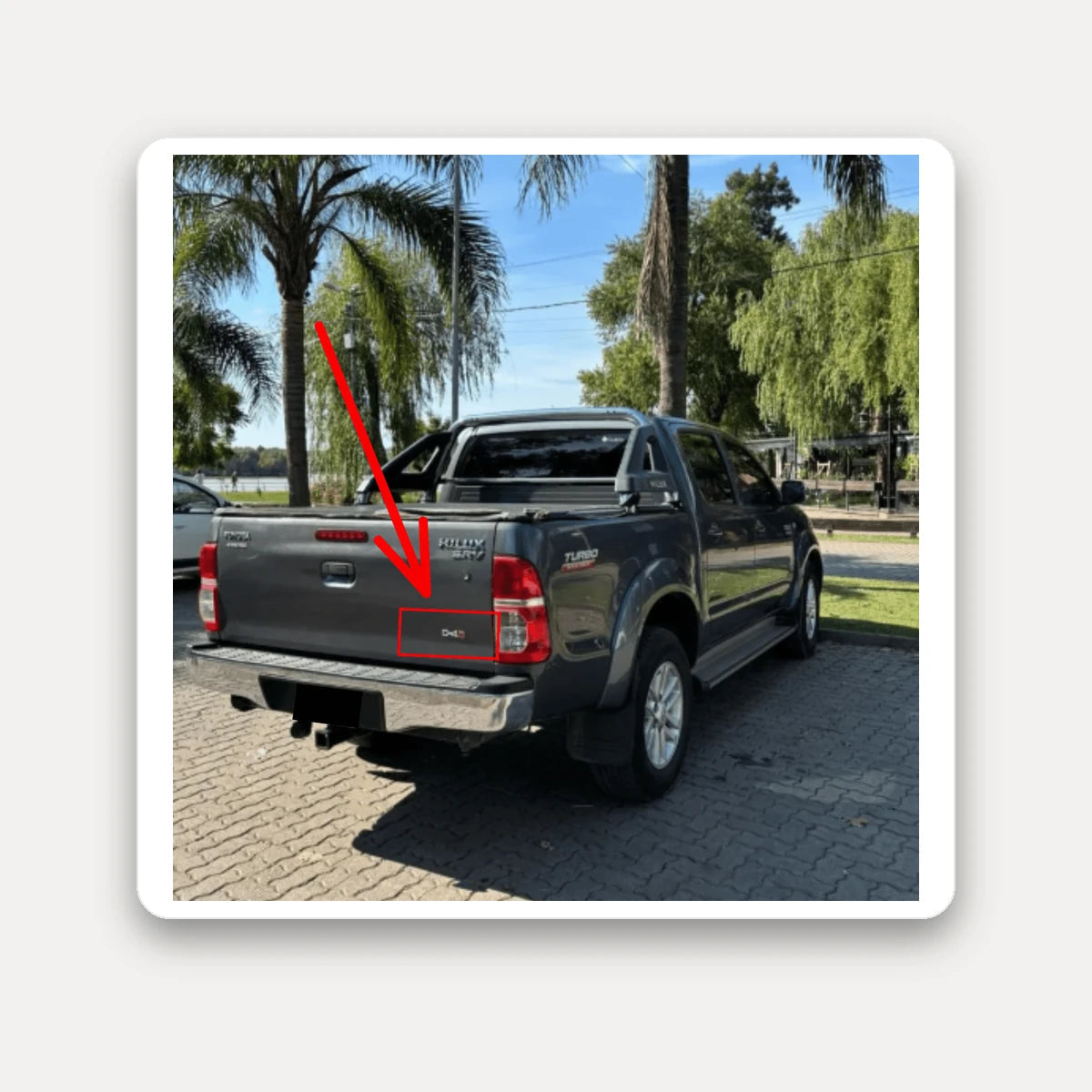 Emblema D-4d Hilux Autoadhesivo Trasero. [IRP-CATALOG:INSI027-GALLERY-3-C.webp:451559587d982fd7]
