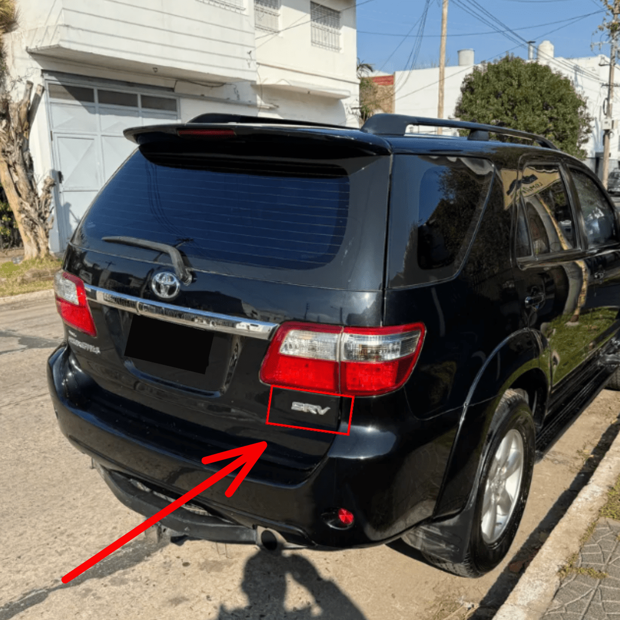 Emblema SRV Toyota Hilux Portón Trasero 2005-2015