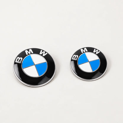 Kit X2 Emblemas BMW Capot y Baúl 82mm/73mm Insignias OEM. [IRP-CATALOG:KIT-X2-BMW-73MM-82MM-OEM-GALLERY-1-C-b576dbfe3263b1fb.webp:b576dbfe3263b1fb]