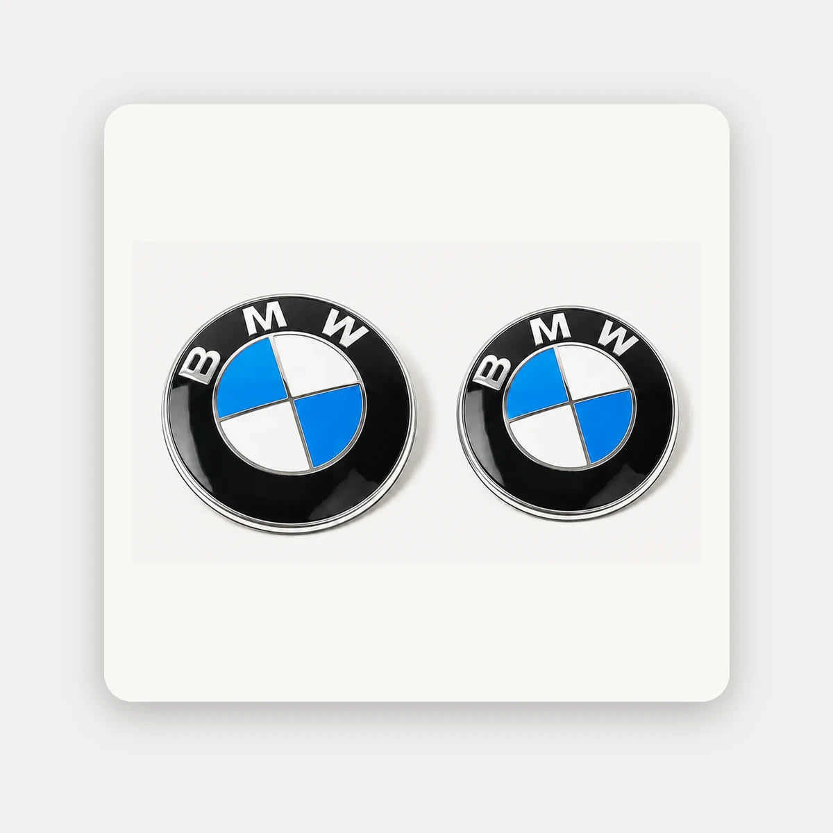 Kit X2 Emblemas BMW Capot y Baúl 82mm/73mm Insignias OEM. [IRP-CATALOG:KIT-X2-BMW-73MM-82MM-OEM-GALLERY-1-C.webp:c3bbf22a18d52960]