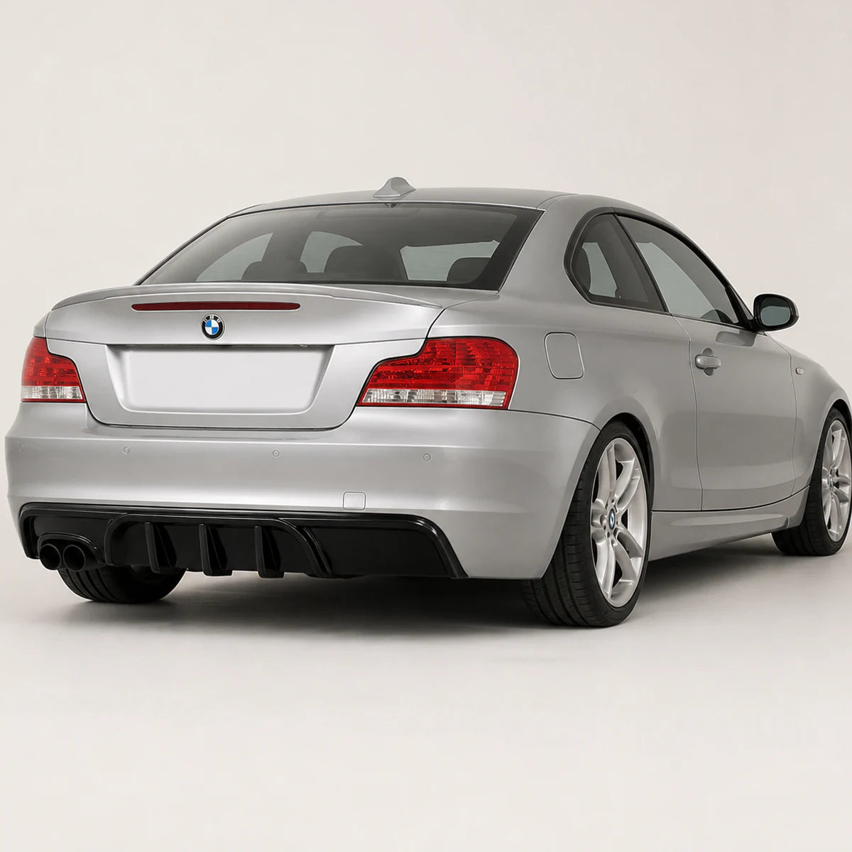 Difusor Trasero BMW Serie 1 E82 Negro Brillante M Sport. [IRP-CATALOG:LIP050-1-C.webp:cb079eb708a49375]