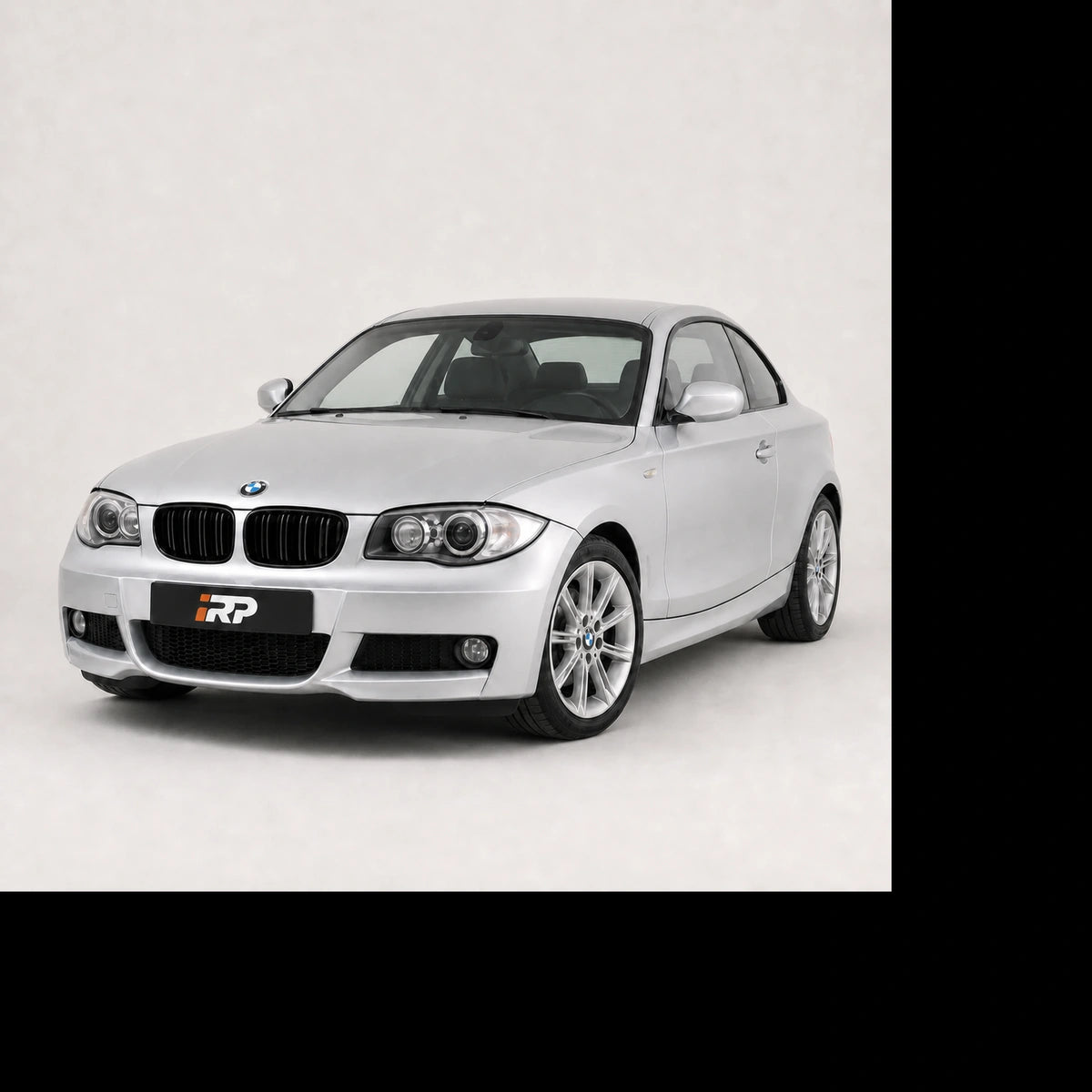 Parrilla Kidneys Riñones doble vira negra brillante BMW Serie 1 E81 E82 E87 Facelift LCI. [irp-catalog:parr030-lci-1-c.webp:b99f47e1150e357d]