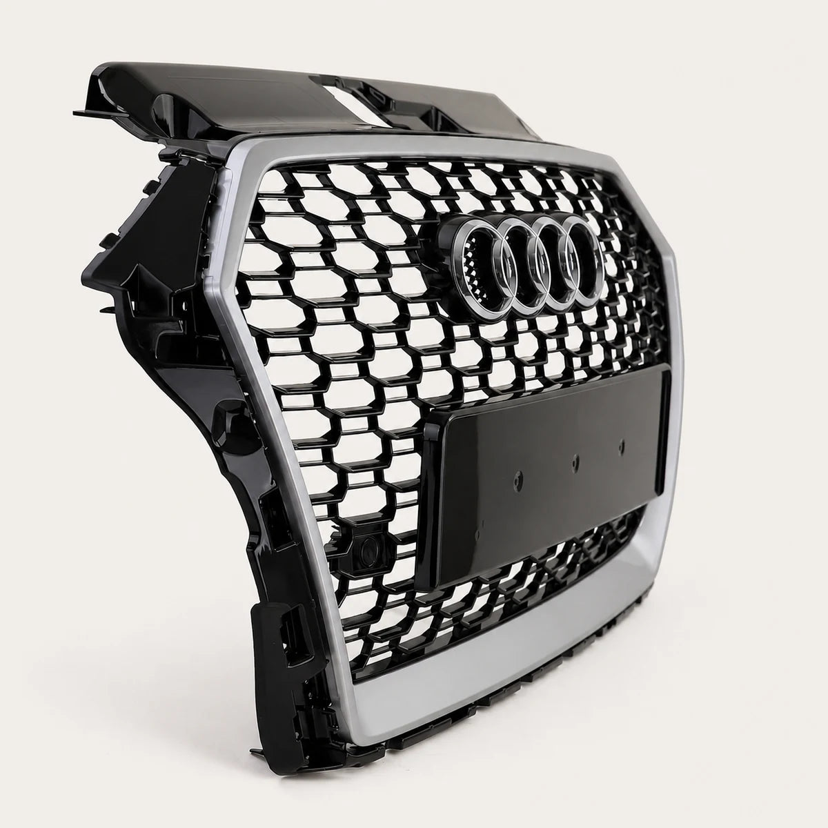Parrilla estilo Rs3 para Audi A3 8v 17-20 Negra con Borde Gris + Quattro. [irp-catalog:parr057-gallery-2-c.webp:10b7c0e061606e42]