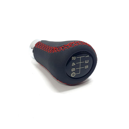 Pomo de Cambios Universal Cuero Costura Roja a Rosca Tuning 5ta/6ta