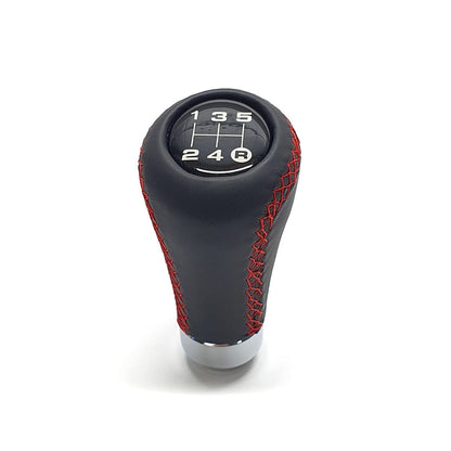 Pomo de Cambios Universal Cuero Costura Roja a Rosca Tuning 5ta/6ta