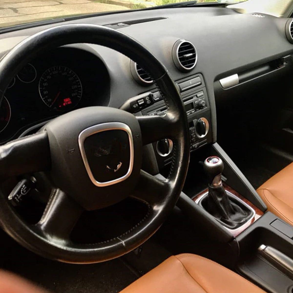 Pomo de Cambios GTI VW/Audi Detalle Rojo - Golf Bora Vento/A3 A4 A1 A5 Q5 Q3