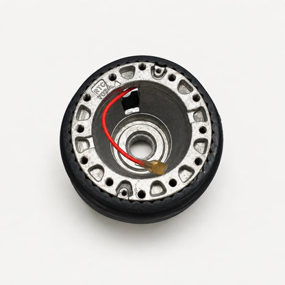 Masa Adaptadora de Volante Suzuki Swift MK2/MK3/MK4 Omp Nardi. [IRP-CATALOG:SHUB010-GALLERY-2-C-21a0a6ded92f62f8.webp:21a0a6ded92f62f8]